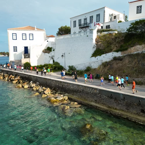 Spetsathlon 2023: Η διοργάνωση που καταρρίπτει ρεκόρ συμμετοχών και συγκινήσεων