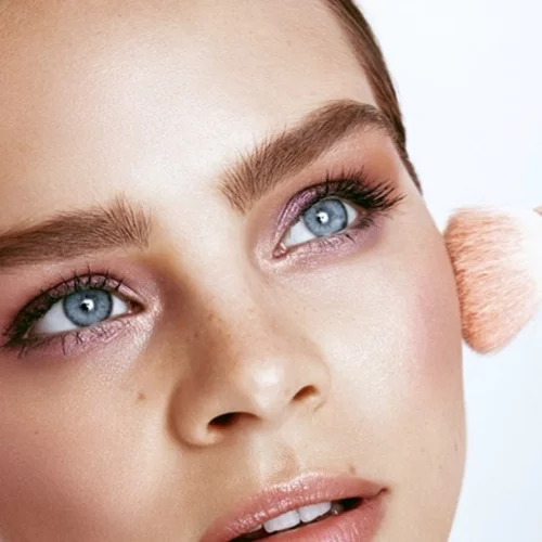 Αυτό είναι το καλύτερο ανάλαφρο foundation για πλήρη κάλυψη