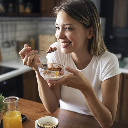 Θες υγιές βάρος; Η μικρή αλλαγή στη διατροφή που μπορεί να σου εξασφαλίσει σωστό ΒΜΙ