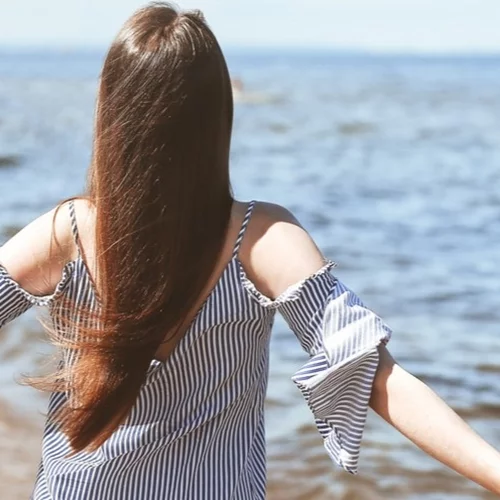 Τα πιο χρήσιμα tips για δυνατά μαλλιά γεμάτα υγεία