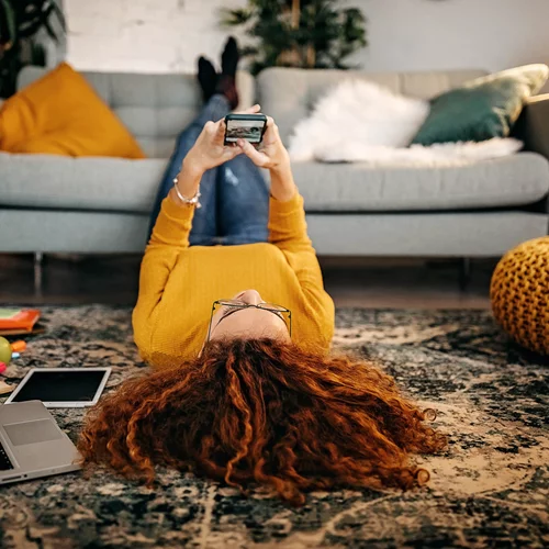 Κινητά τηλέφωνα, τάμπλετ και άλλες συσκευές: Επηρεάζουν την ποιότητα του ύπνου των παιδιών;