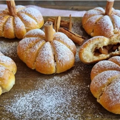 Τέλειο και υγιεινό γλυκάκι: Ψωμάκια μπριός κολοκύθας με μήλα, χωρίς ζάχαρη