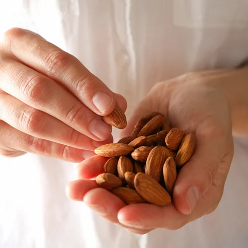 Πόσες θερμίδες έχουν οι πιο δημοφιλείς ξηροί καρποί;