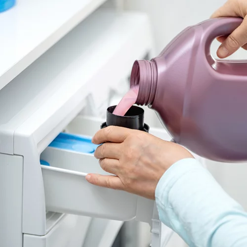 Φτιάξε το δικό σου μαλακτικό ρούχων με μόνο 3 υλικά!