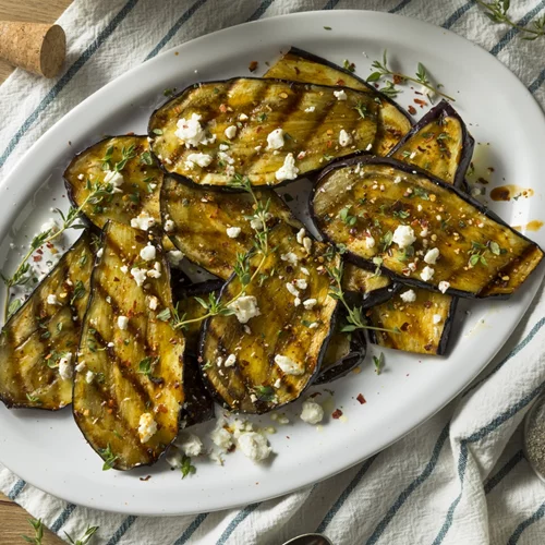 7 λόγοι που θα σε κάνουν να αγαπήσεις τη μελιτζάνα (ακόμα και αν δε σου αρέσει)