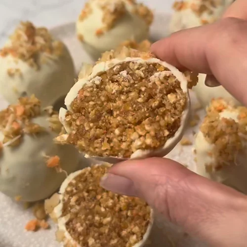 Λαχταριστές μπουκίτσες καρότου με ρυζογκοφρέτα - Ένα γρήγορο και υγιεινό γλυκάκι