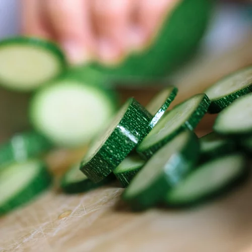 Πέντε λαχανικά που πρέπει να τρως ωμά (αλλά έχεις συνηθίσει να τα μαγειρεύεις)