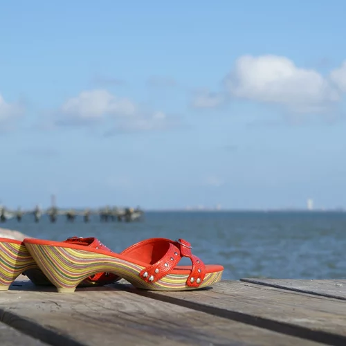 Αυτά είναι τα πιο άνετα τακούνια του καλοκαιριού