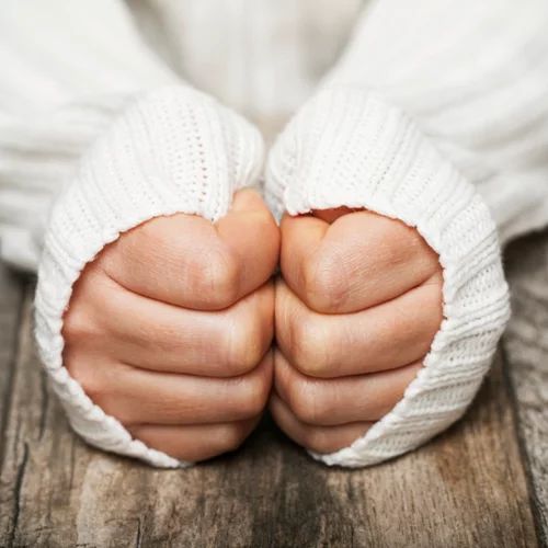 Παγωμένα δάχτυλα: Μπορεί να είναι κάτι ανησυχητικό;