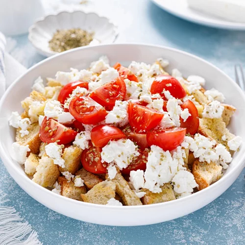 Είναι επίσημο: Ο Κρητικός ντάκος η καλύτερη σαλάτα του κόσμου