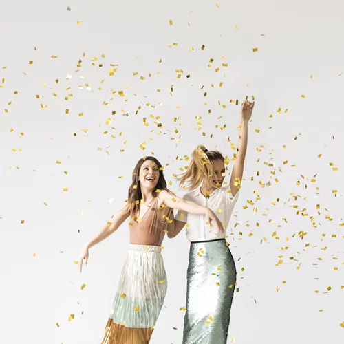 Party mood on: Inspo looks για τα festive πάρτι της σεζόν