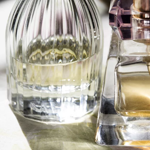 7 μυστικά για να διαρκεί όλη μέρα το άρωμά σου το καλοκαίρι