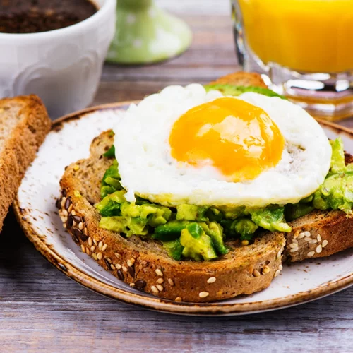 Ένα σημαντικό λάθος που κάνουμε όταν τρώμε αυγό για πρωινό