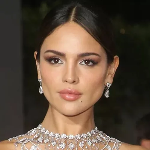 Το πανεύκολο hack για πιο ζουμερά και σαρκώδη χείλη σε 1'