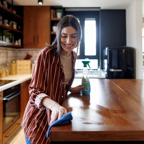 Κουζίνα: Τι πρέπει να απομακρύνεις από τους πάγκους κάθε βράδυ