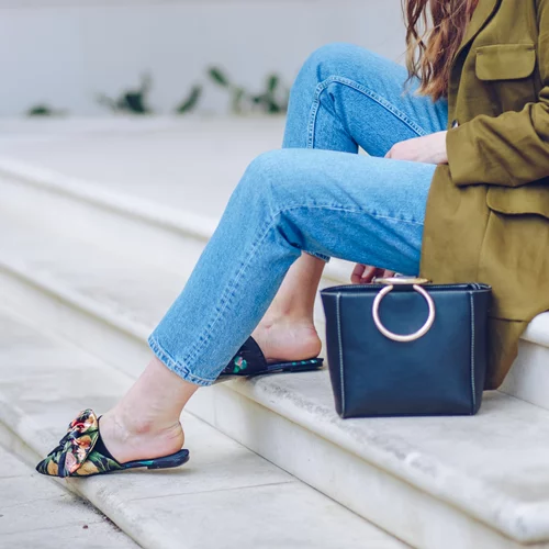 Τα πιο ωραία παπούτσια για γυναίκες που λατρεύουν το μίνιμαλ στιλ