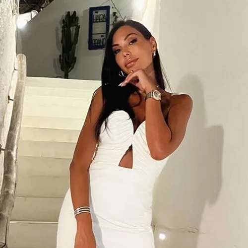 Η Ιωάννα Σρόιτερ αποκαλύπτει τη ρουτίνα της για τέλειο σώμα: Πώς η κρίση ηλικίας άλλαξε τα πάντα