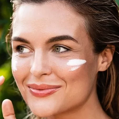 True or False? 3 μύθοι και 2 αλήθειες για τα αντηλιακά που πρέπει να γνωρίζεις