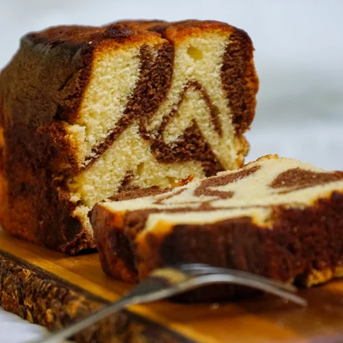 Λαχταριστό κέικ "ζέβρα" χωρίς ζάχαρη - Έτοιμο με 4 βήματα!