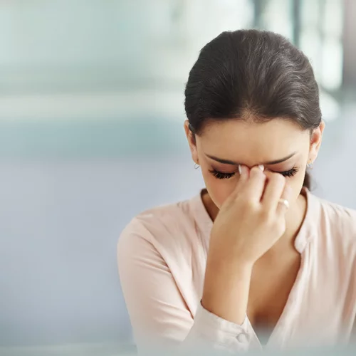 Τι προκαλεί ο καπνός από τις φωτιές στα μάτια μας;