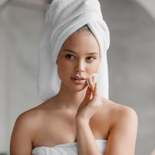 Πώς να επιλέξεις το σωστό καθαριστικό προσώπου για σένα