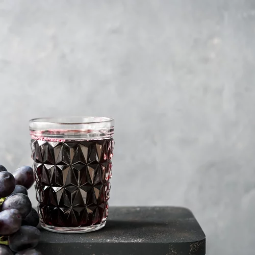Ο ελληνικός χυμός που καίει το λίπος ενώ κοιμάσαι, σύμφωνα με την επιστήμη