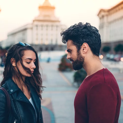 Επικοινωνία στη σχέση: 3 σημάδια που μαρτυρούν ότι πρέπει να τη βελτιώσεις