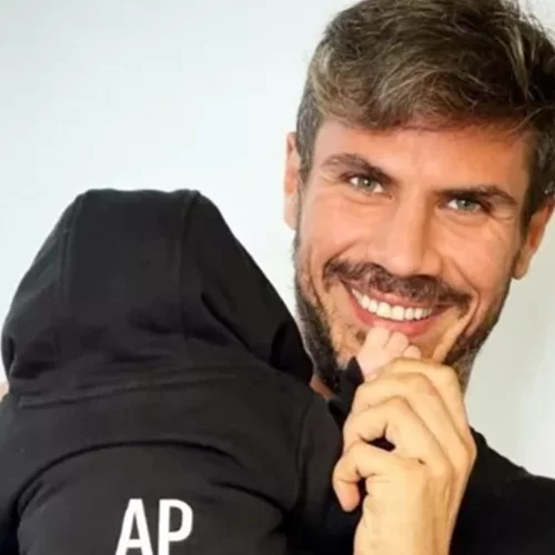 Άκης Πετρετζίκης: Το υγιεινό κολατσιό που ετοιμάζει καθημερινά στον γιο του για το σχολείο