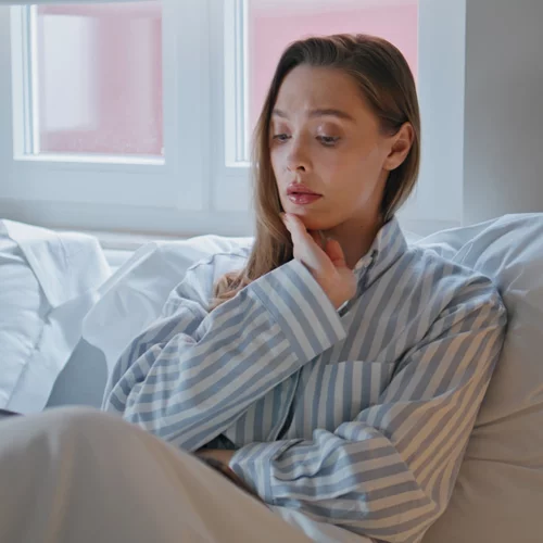 Περιεμμηνόπαυση: Οι μισές γυναίκες στα 30s εμφανίζουν τα πρώτα σημάδια - ποια είναι;