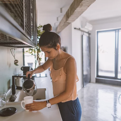 Αυτές είναι οι 6 συσκευές κουζίνας που δεν πρέπει να μπαίνουν ποτέ σε πολύπριζο