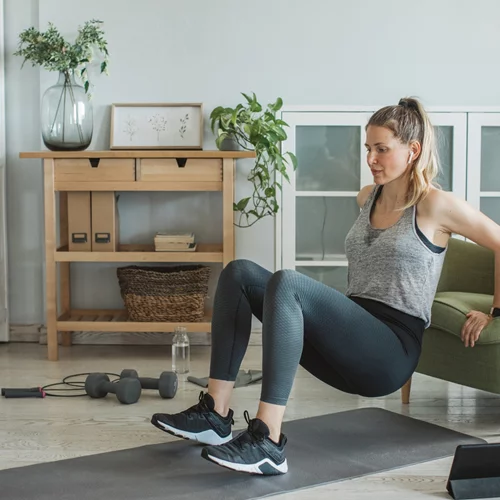 Ηome workout για γλουτούς και πόδια με μόνο 1 καρέκλα