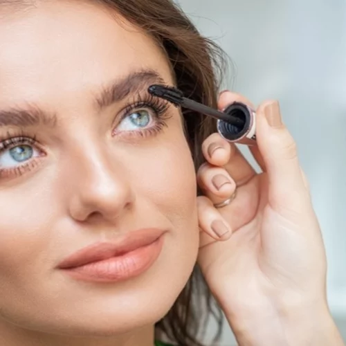 Η τάση μακιγιάζ που θα "φορεθεί" όσο καμία άλλη τους επόμενους μήνες