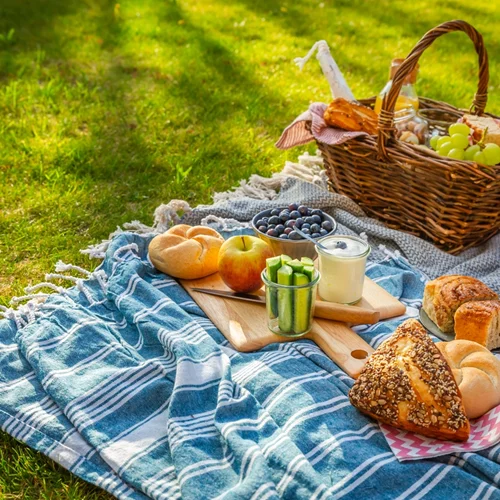 Πρωτομαγιά στην εξοχή: 7 ιδέες για υγιεινά γεύματα στο βουνό ή την παραλία