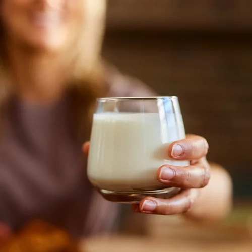 Το καλύτερο γάλα για γερά οστά δεν είναι το αγελαδινό – Δες ποιο βρίσκεται στην κορυφή