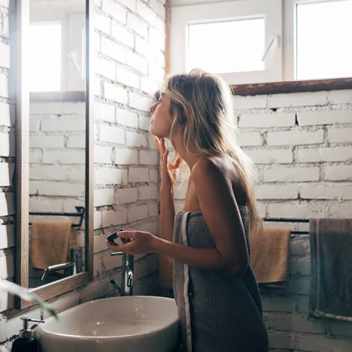 Τέσσερις συνήθειες που πρέπει να ακολουθήσεις για μείωση των ρυτίδων