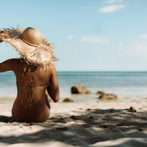 Οι γρήγορες καλοκαιρινές συμβουλές ομορφιάς για αψεγάδιαστο σώμα