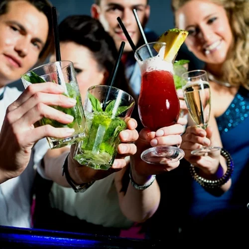 Ποια από τα ποτά που πίνεις έχουν τις περισσότερες θερμίδες