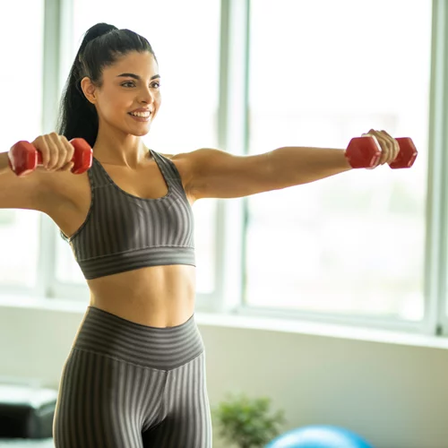 Σφιχτό σώμα με γράμμωση σε 30': Η ιδανική ρουτίνα για γυναίκες