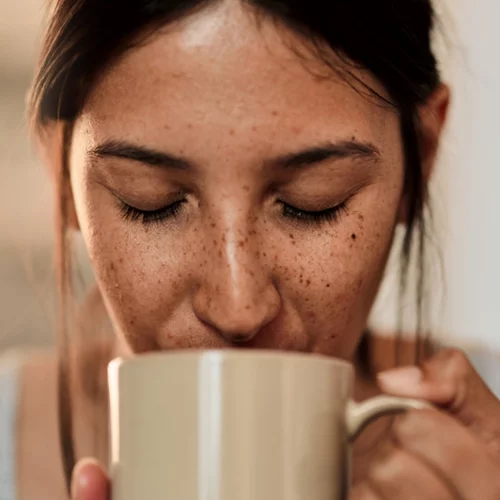 Τι είναι οι υπερμελαγχρώσεις, το μέλασμα ή πανάδες και πώς τα αντιμετωπίζουμε;