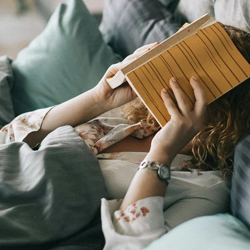 Υποφέρεις από burnout; Οι τροφές που θα σε βοηθήσουν και ποιες πρέπει να αποφύγεις