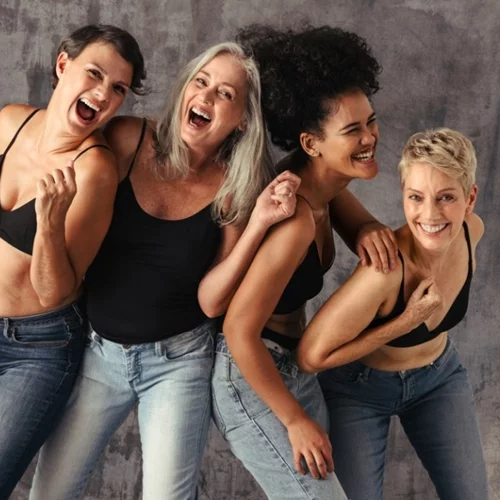 4 χρήσιμες συμβουλές για να επιλέξεις το τέλειο τζιν, εάν προτιμάς το online shopping