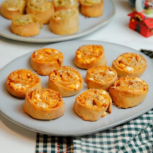 Ρολάκια με φέτα: Φτιάξε σπιτική τη ζύμη με 2 μόνο υλικά!