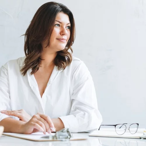 Εμμηνόπαυση: Ευθύνεται για αργό μεταβολισμό και αύξηση βάρους;