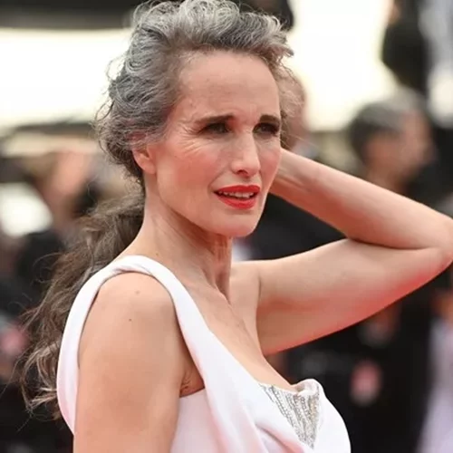 Μαθήματα ομορφιάς από γυναίκες που ξέρουν πώς να μεγαλώνουν ωραία