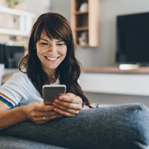 Η ανταλλαγή μηνυμάτων θεωρείται απιστία; Η ειδικός εξηγεί