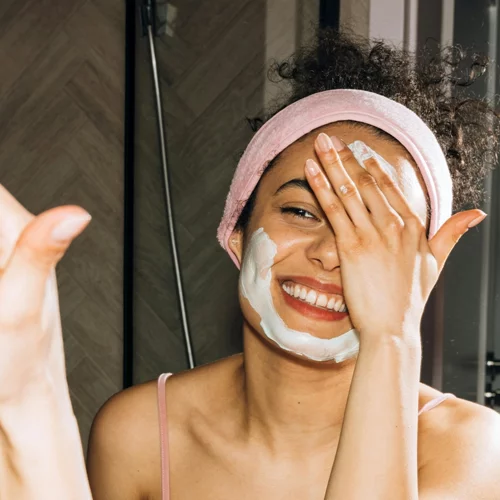 DIY μάσκα με μέλι για λαμπερό δέρμα