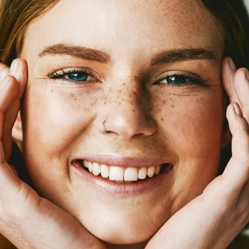 Αυτά τα tips θα κρατήσουν σταθερό το μέικαπ σου στον καύσωνα