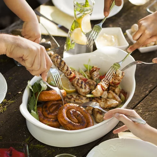 Vegan την Τσικνοπέμπτη: Τι μπορώ να φάω σήμερα με την παρέα;