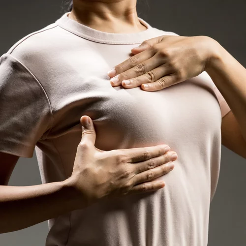 900 χημικές ουσίες προκαλούν καρκίνο του μαστού | Ποιες είναι οι πιο επικίνδυνες