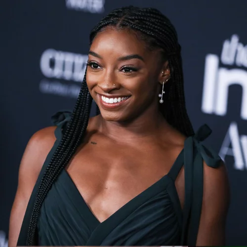 Η υποδειγματική απάντηση της Simone Biles στα αρνητικά σχόλια που δέχτηκε για τα μαλλιά της